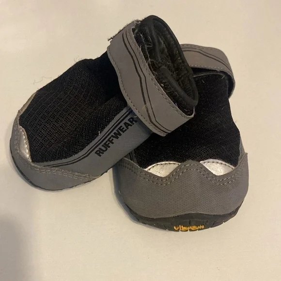 Ruffwear Grip Trex Dog Boots All-Terrain Paw Wear in Obsidian Black 3.25” Front - Picture 2 of 6